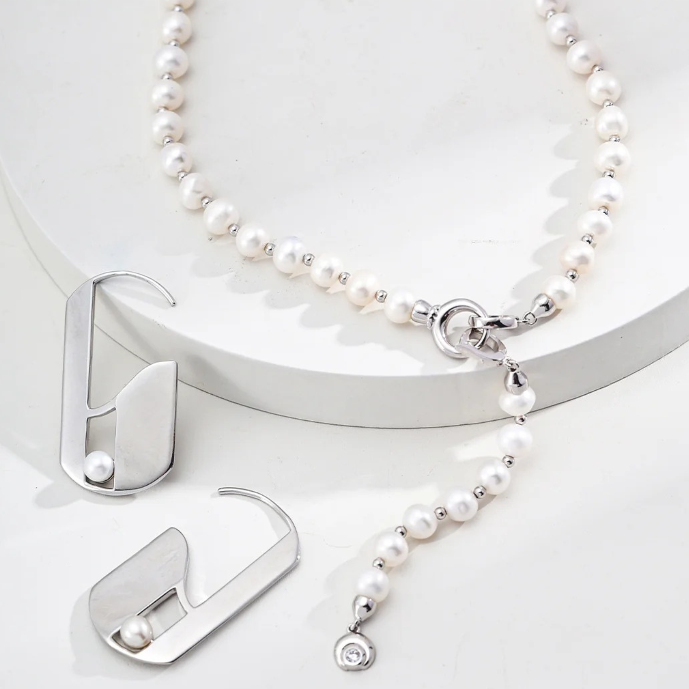 Pearl Toggle Necklace – S925 Sterling Silver in Vintage Gold & White Gold