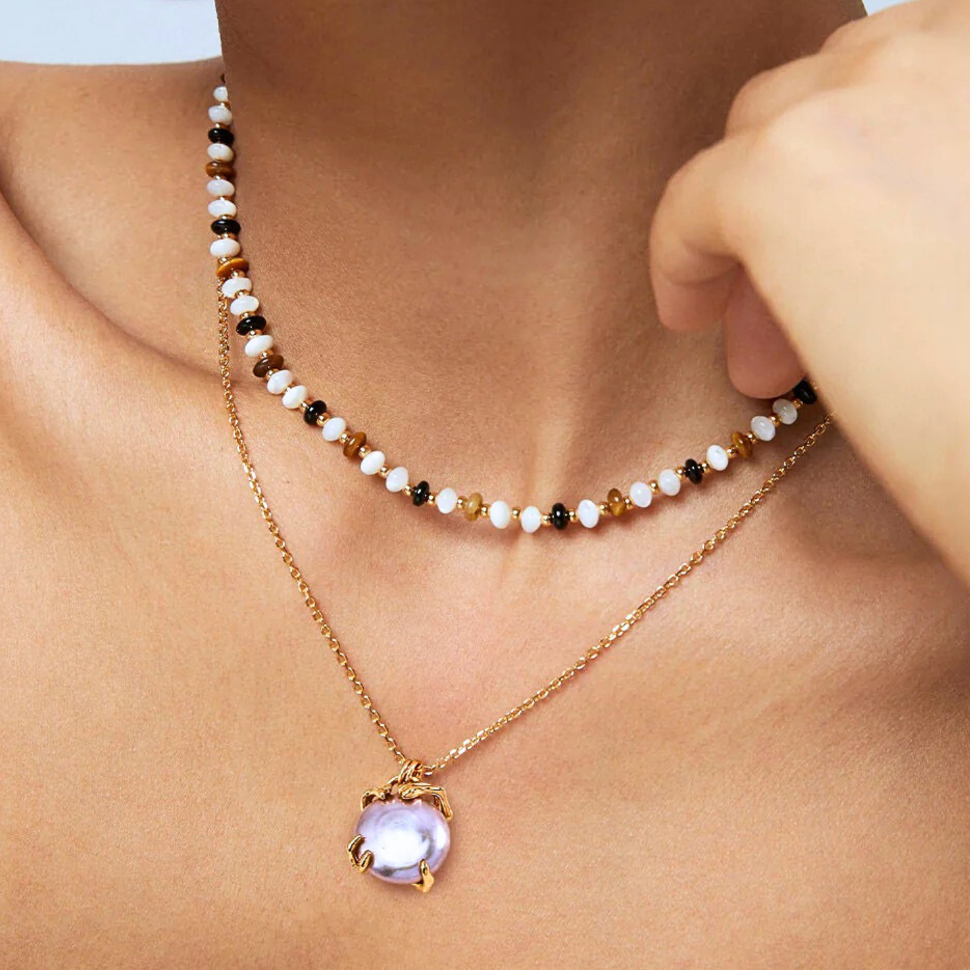Sculpted Claw Pearl Necklace – Vintage Gold