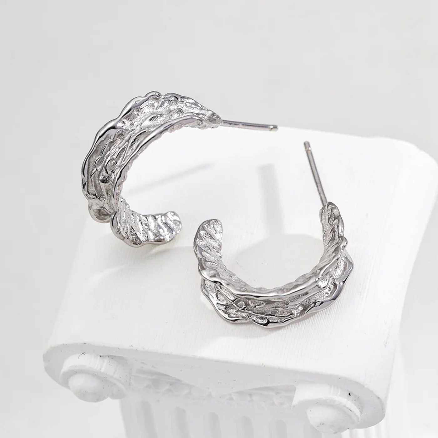 Sculptural Textured Hoop Earrings in S925 Sterling Silver Vintage/ Gold White Gold