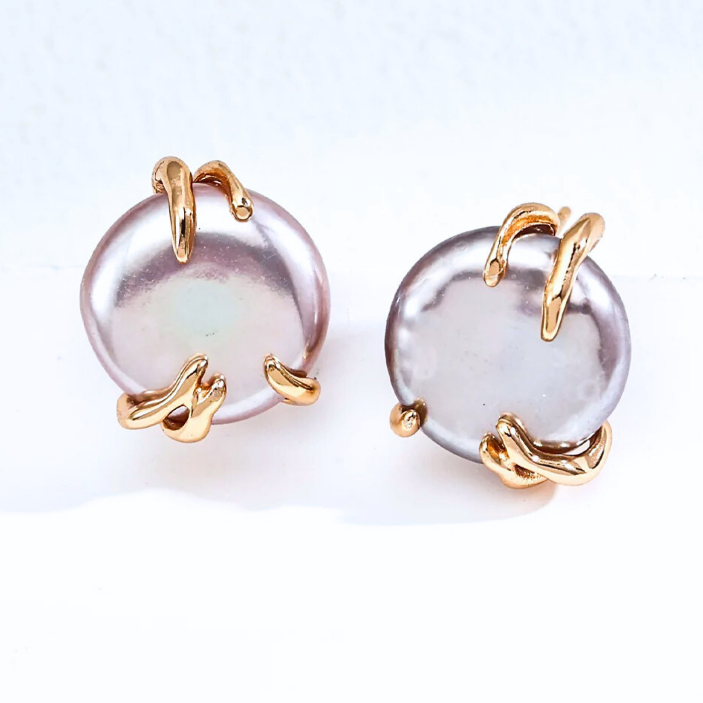 Sculpted Claw Coin Pearl Earrings – Vintage Gold
