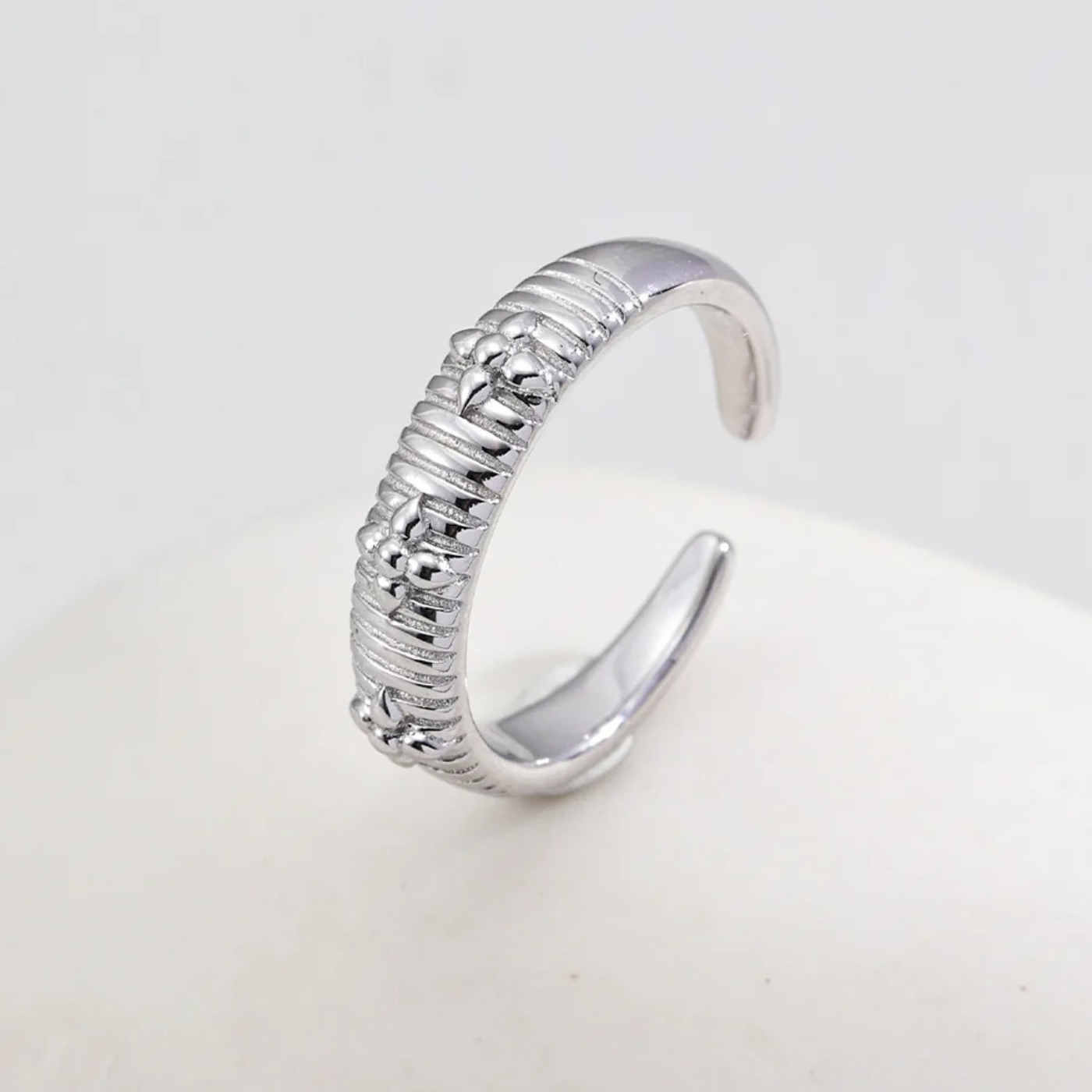 Vintage Floral Carved Open Ring in S925 Sterling Silver – Gold & White Gold Finish