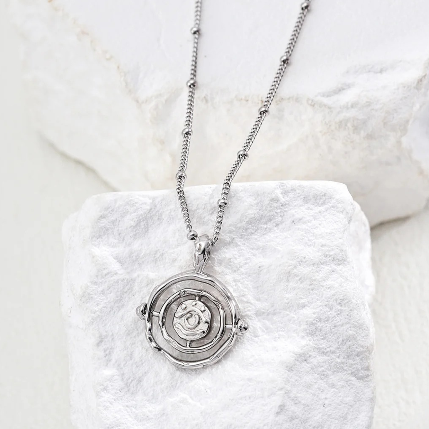 Vintage Rose Pendant Necklace – Sculpted Elegance in S925 Sterling Silver