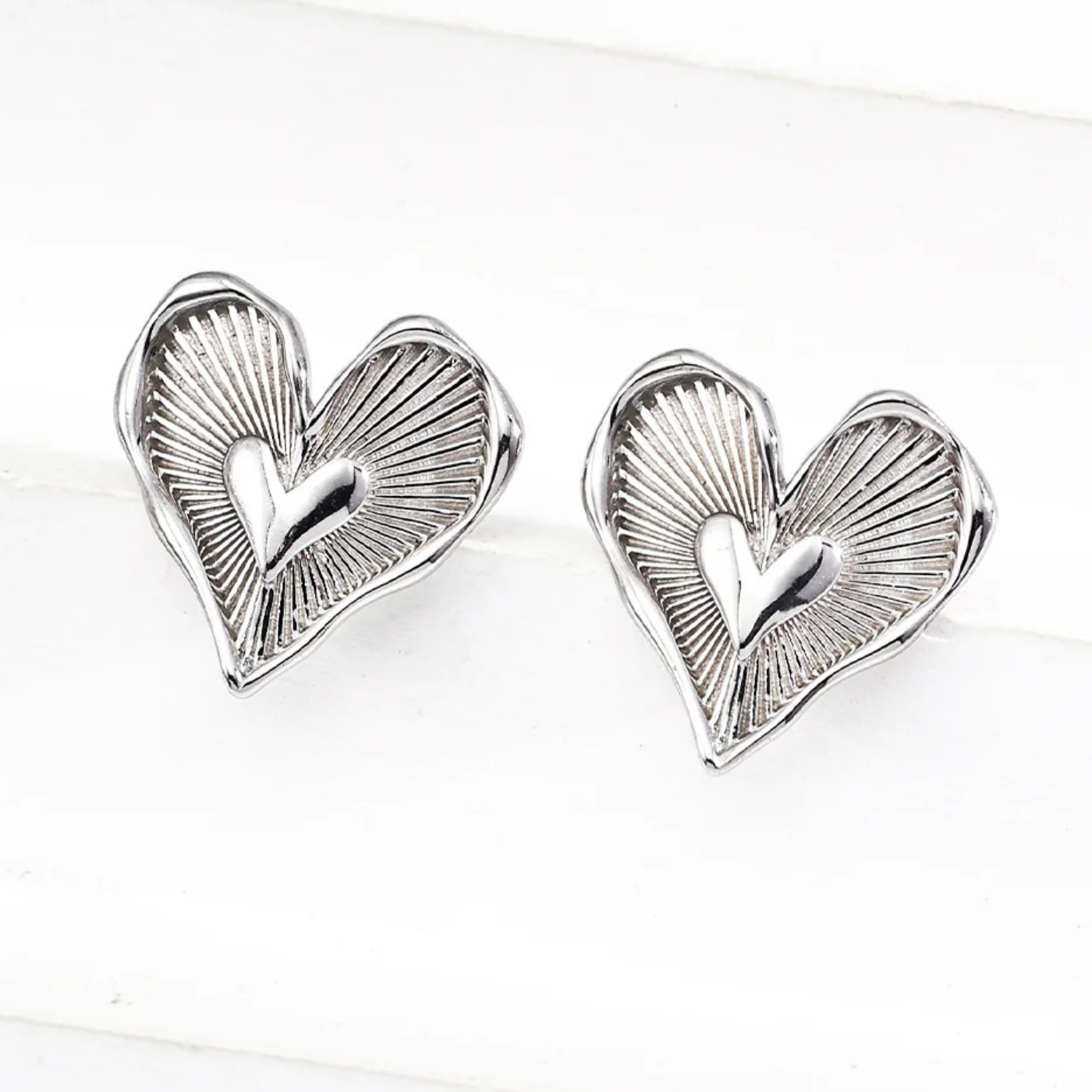 Radiant Heart Stud Earrings in S925 Sterling Silver Vintage Gold / White Gold